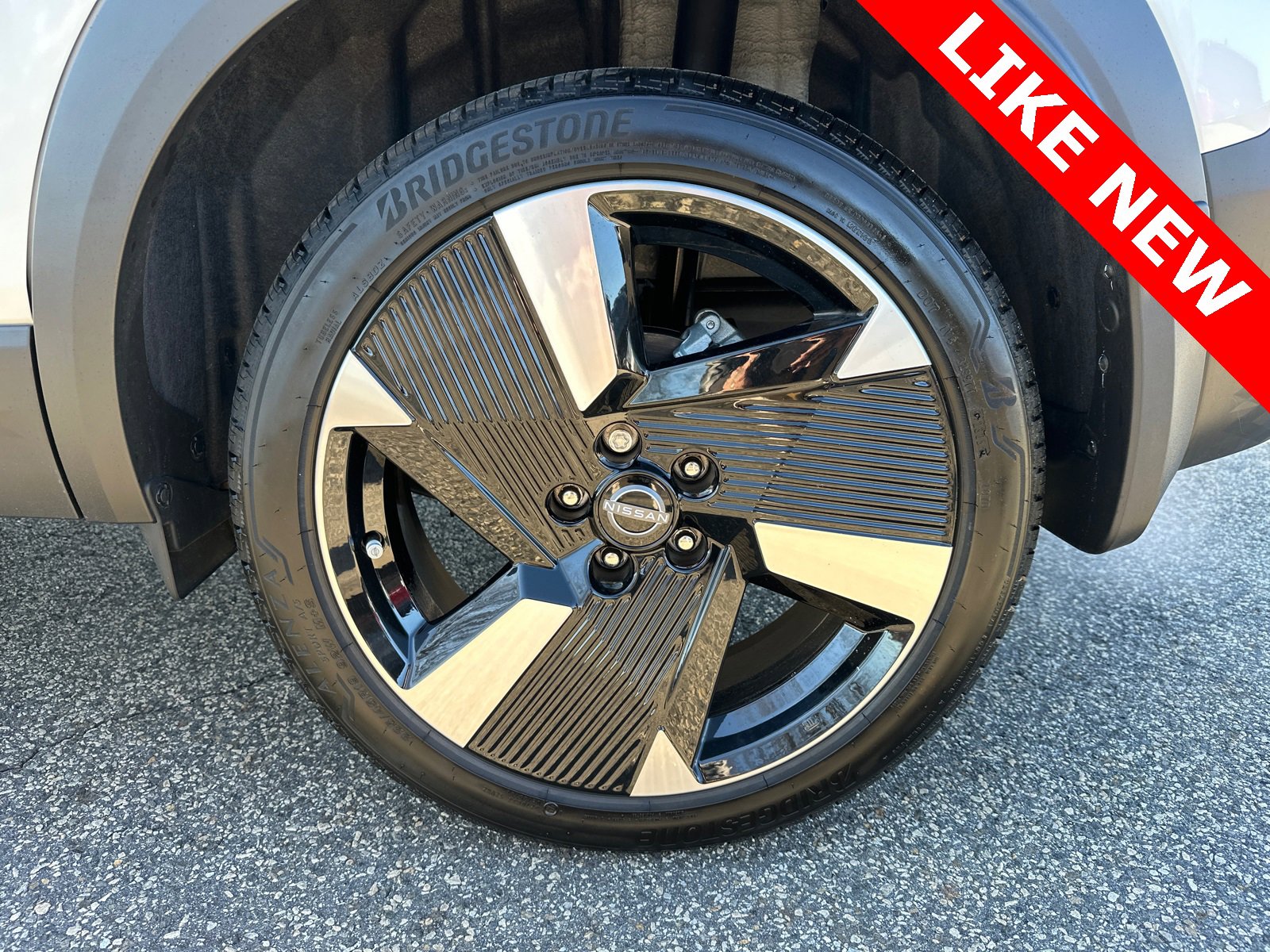 Certified 2025 Nissan Kicks SR image 19