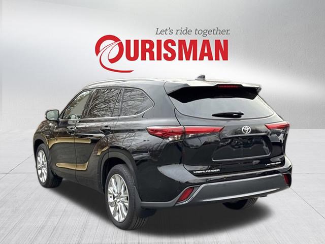 Used 2023 Toyota Highlander Limited image 4