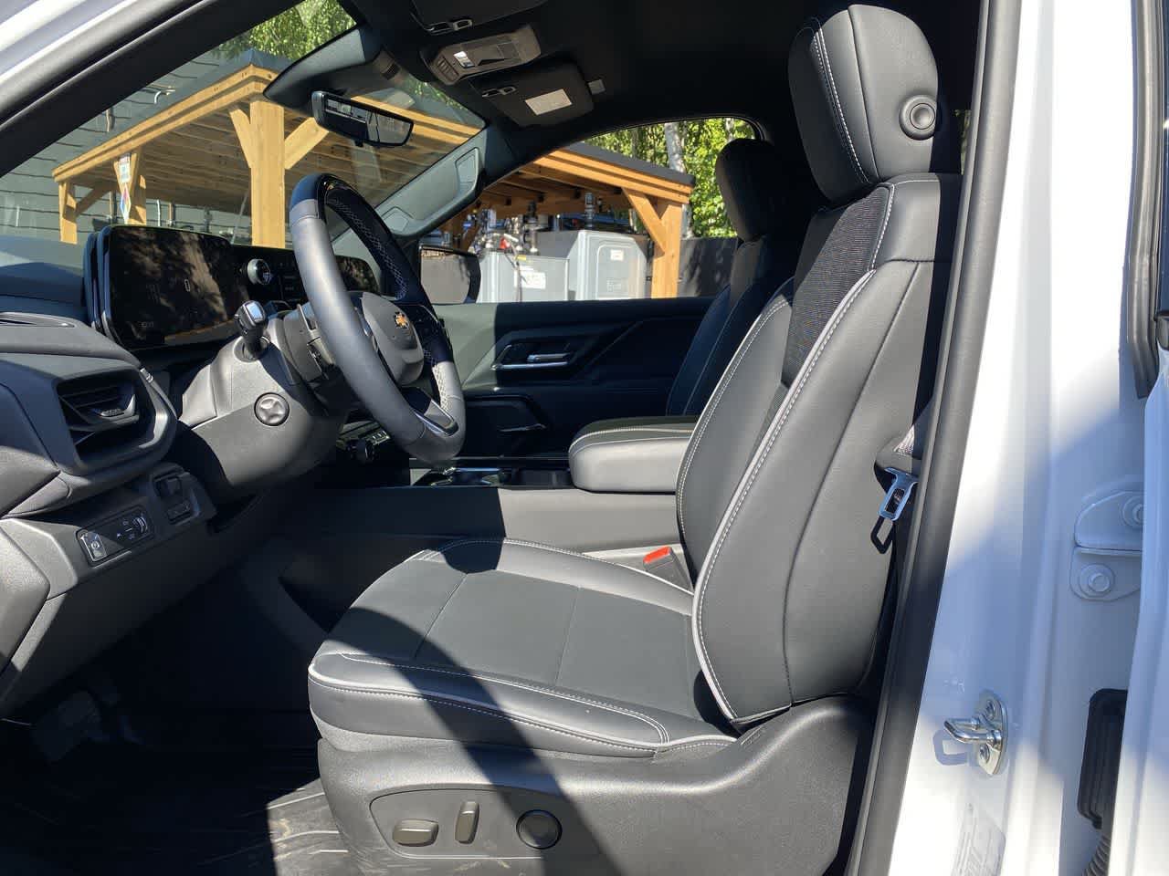Used 2026 Chevrolet Silverado EV LT AWD/4WD image 13