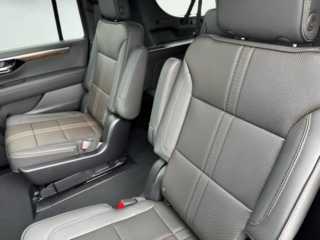 New 2026 Chevrolet Suburban High Country AWD/4WD image 15