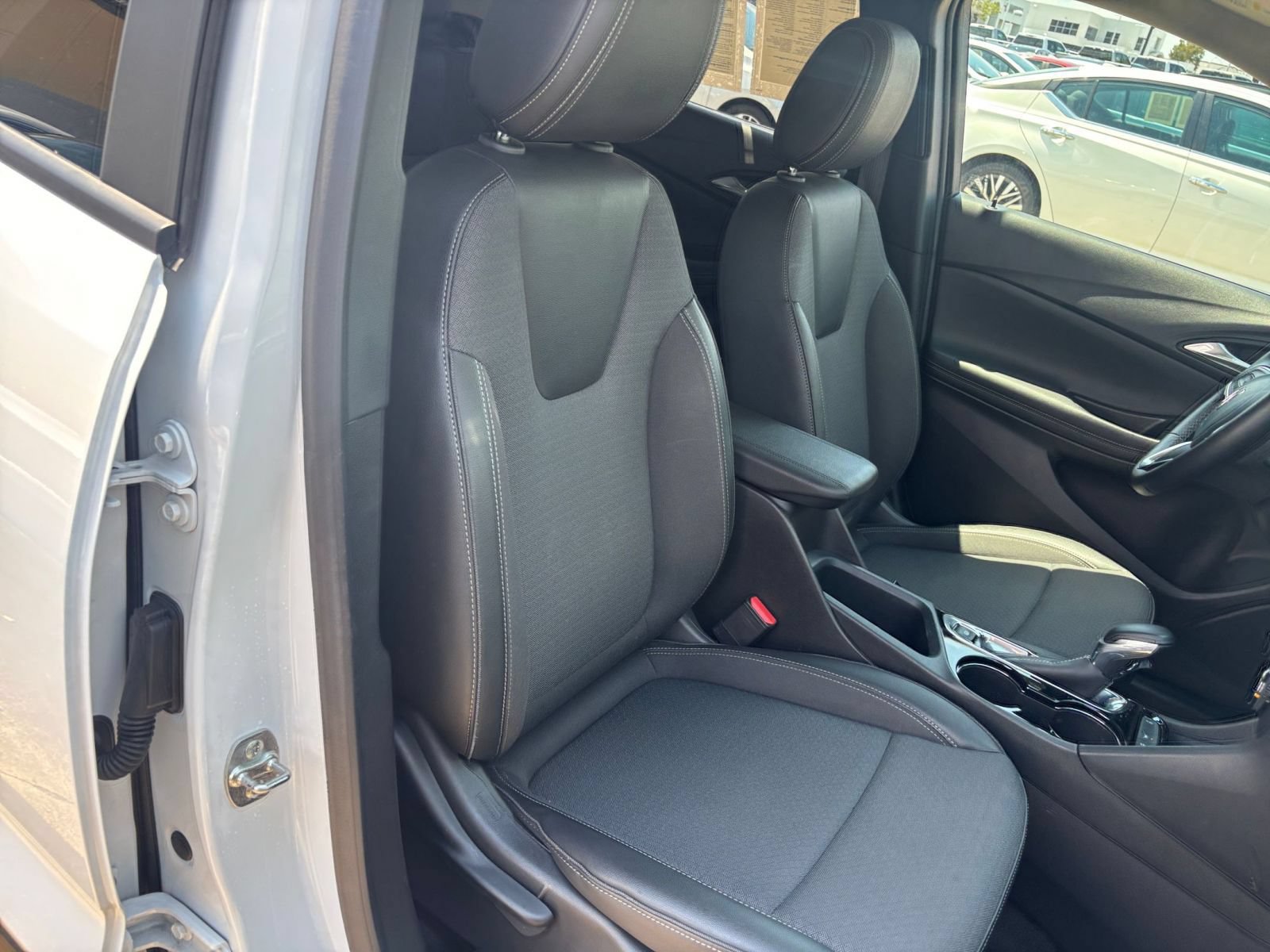 Used 2025 Buick Encore GX Preferred FWD image 34