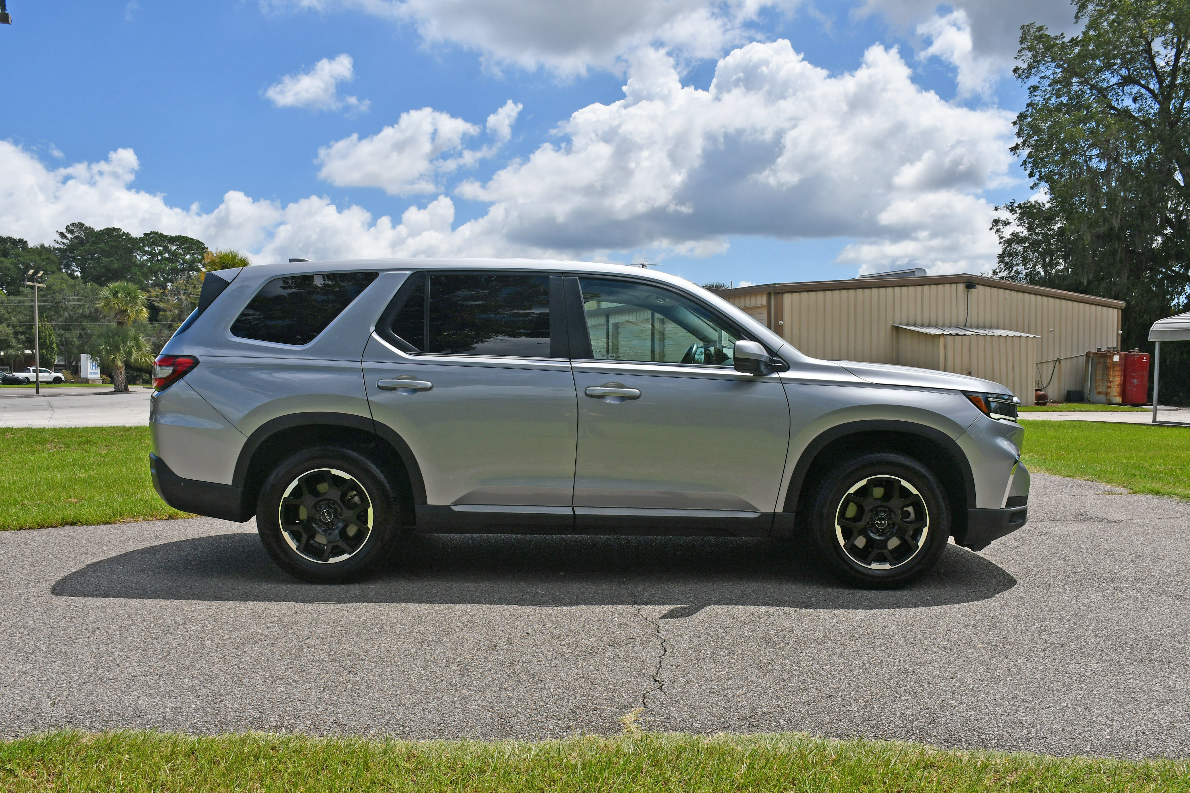Used 2025 Honda Pilot EX-L image 5