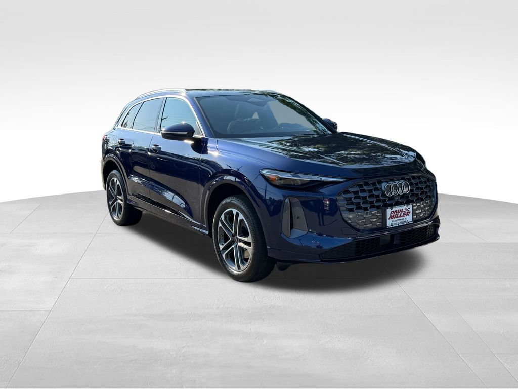 Used 2025 Audi Q5 Premium w/ Convenience Package AWD/4WD image 3