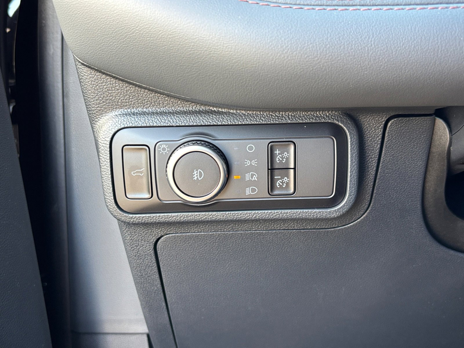 Used 2026 Ford Explorer Active w/ Active Comfort Package image 13