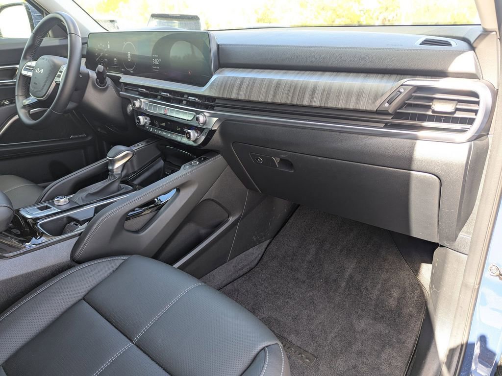 Used 2025 Kia Telluride SX image 10