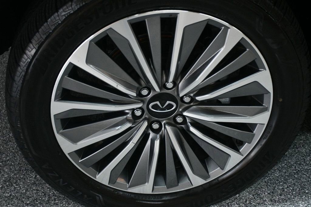 Used 2025 INFINITI QX80 Sensory image 18