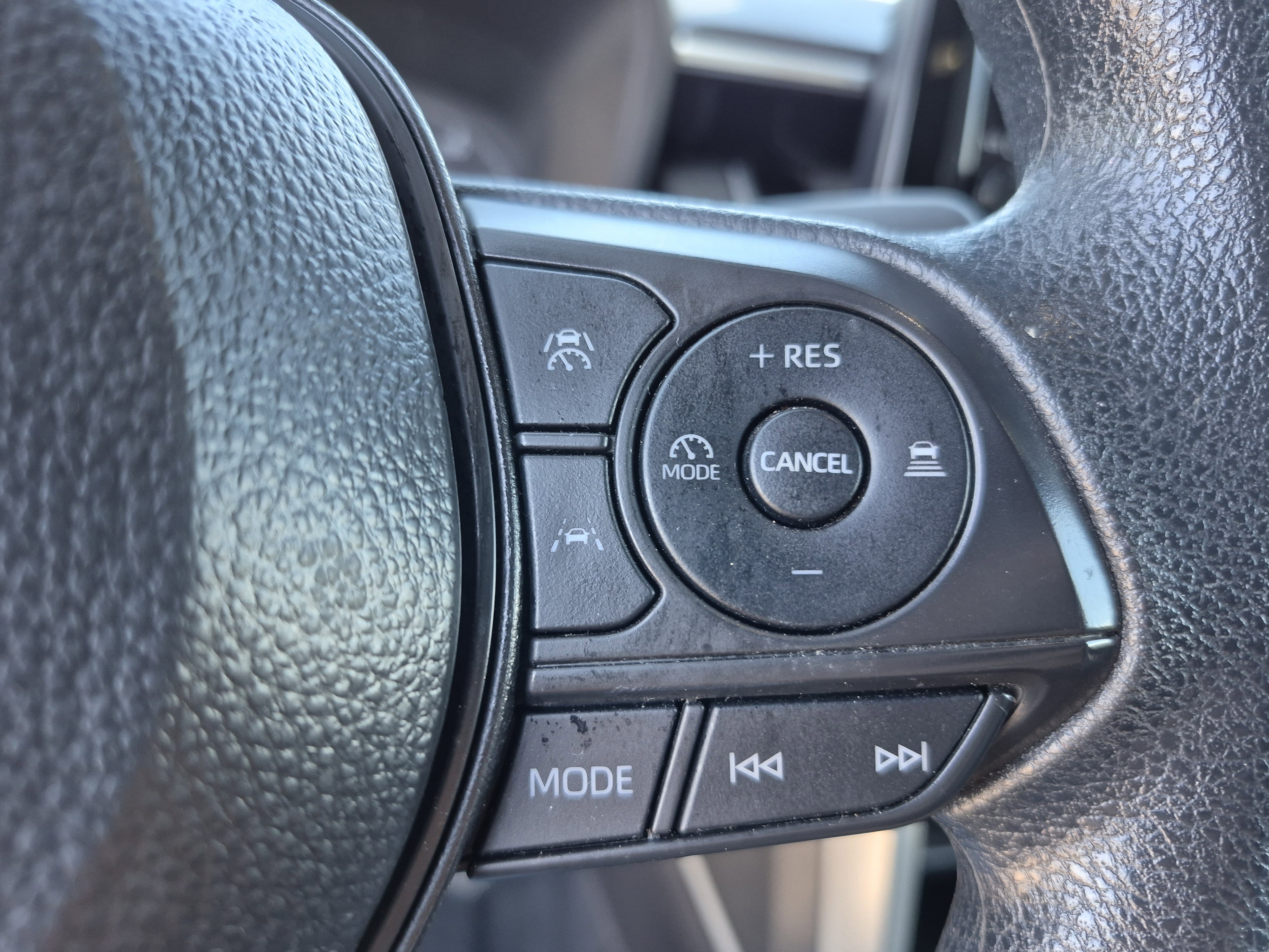 Used 2025 Toyota Corolla Cross AWD Hybrid image 26