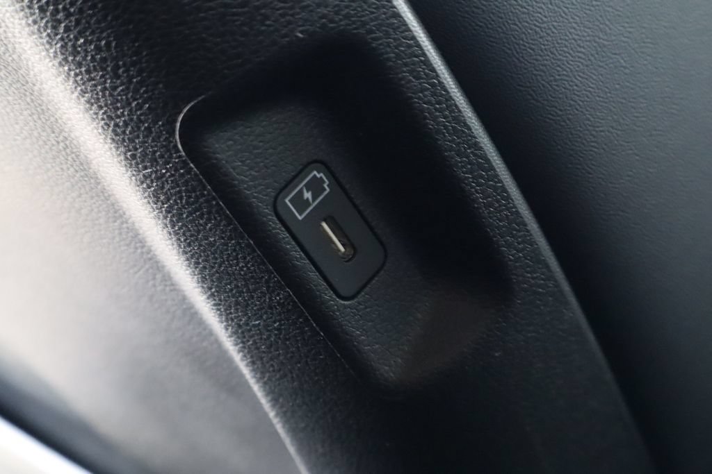 Used 2025 Hyundai Santa Fe SEL FWD image 30