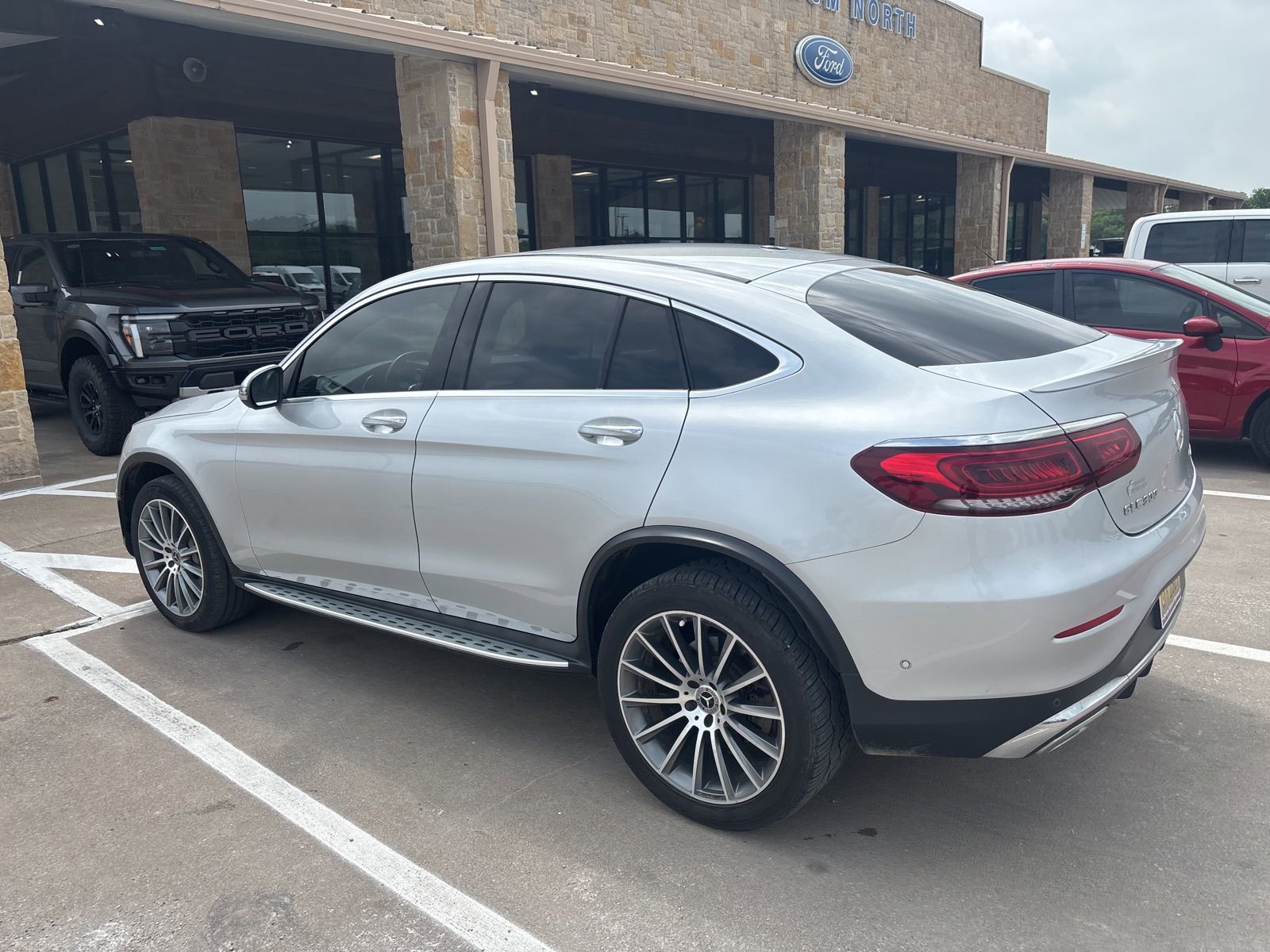 Used 2020 Mercedes-Benz GLC 300 4MATIC Coupe image 4