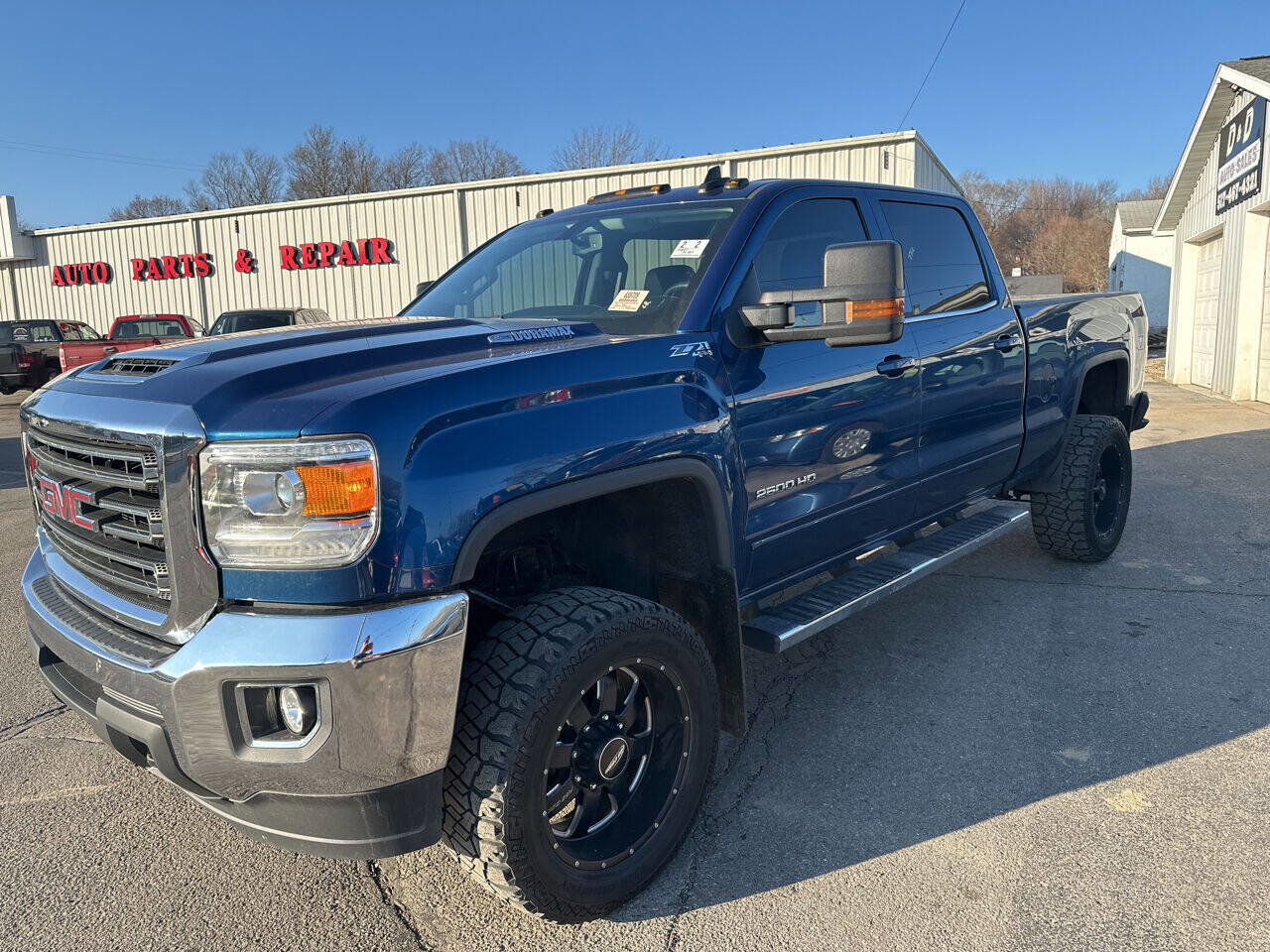 Used 2017 GMC Sierra 2500 SLE image 2