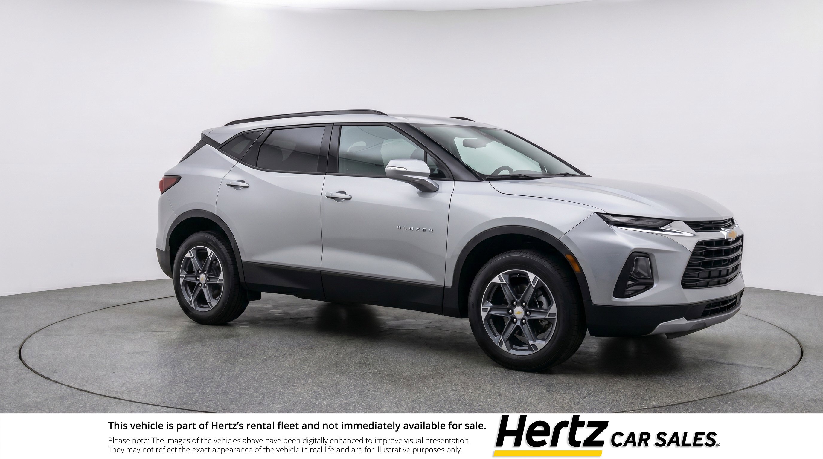 Used 2025 Chevrolet Blazer LT FWD image 1