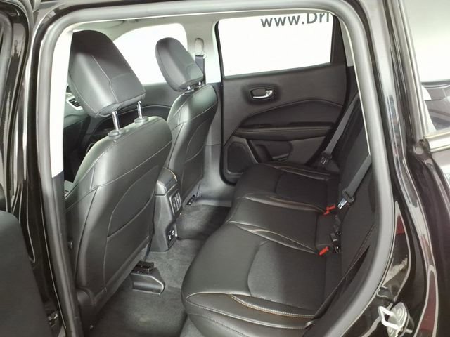 Used 2018 Jeep Compass Latitude w/ Popular Equipment Group AWD/4WD image 9