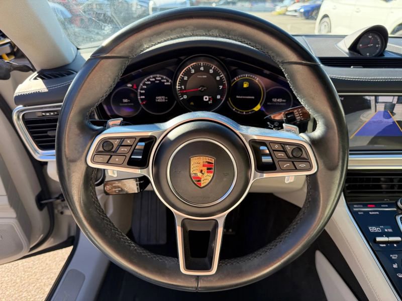 Used 2018 Porsche Panamera 4S image 12