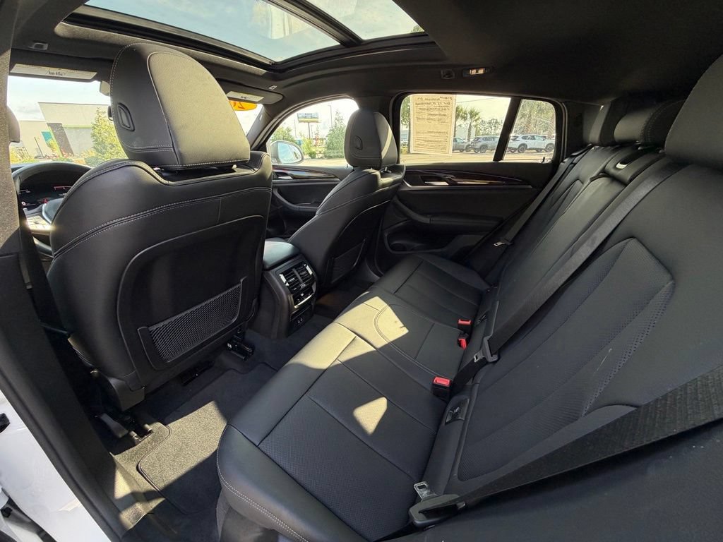 Used 2024 BMW X4 xDrive30i w/ Parking Assistance Package AWD/4WD image 25