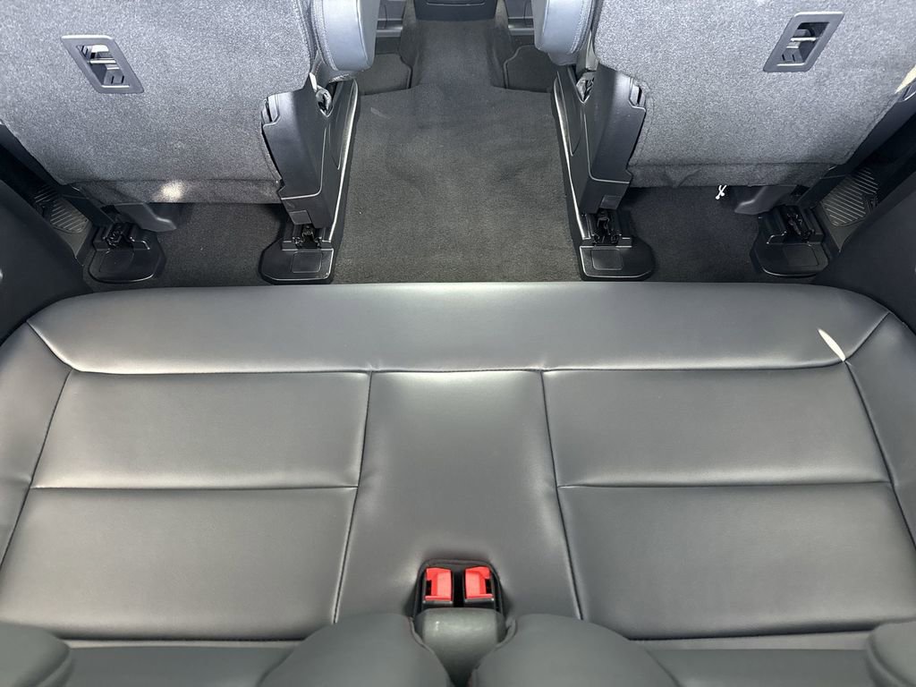 New 2026 Ford Explorer ST-Line AWD/4WD image 31