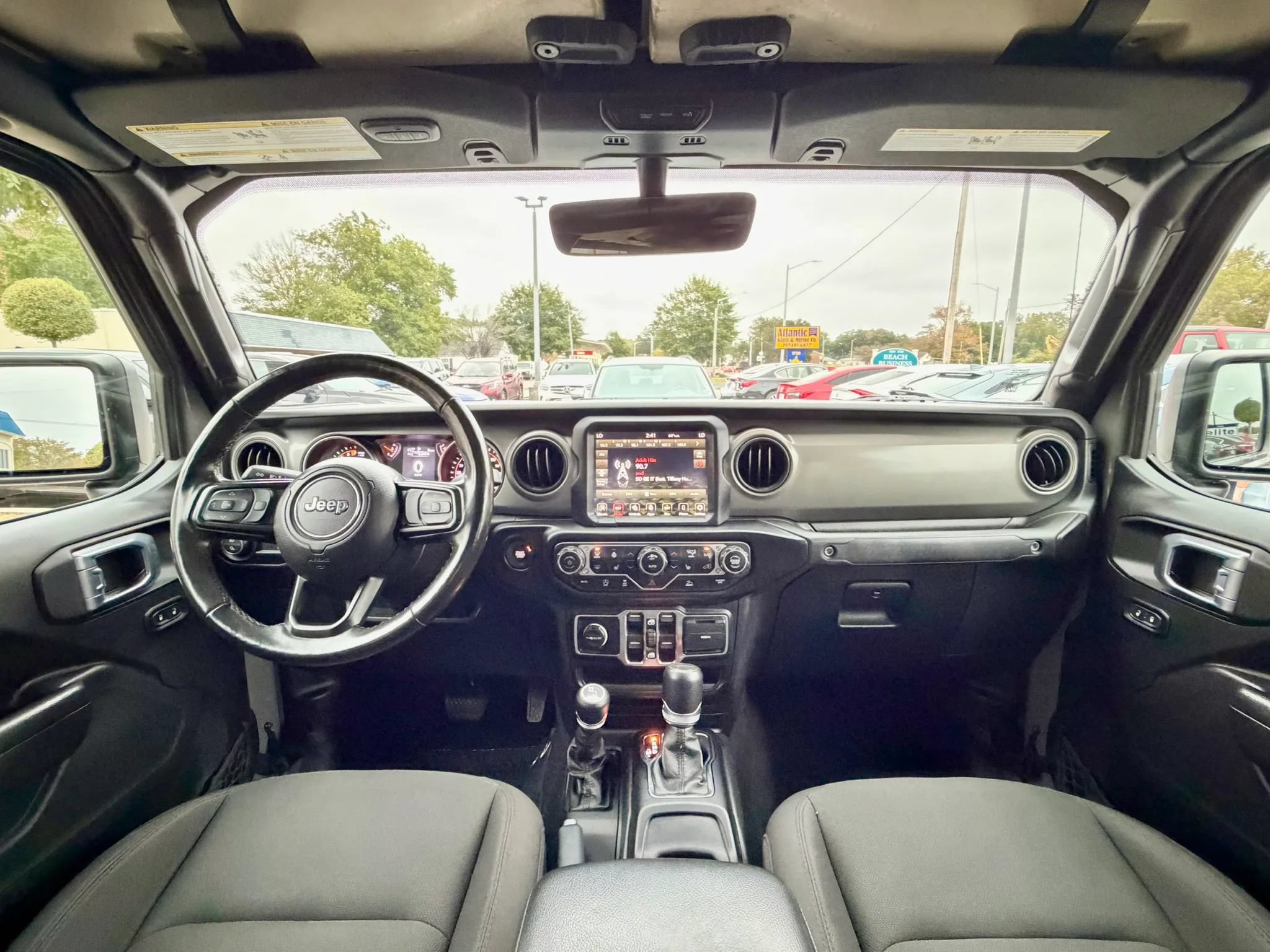Used 2023 Jeep Gladiator Sport AWD/4WD image 13