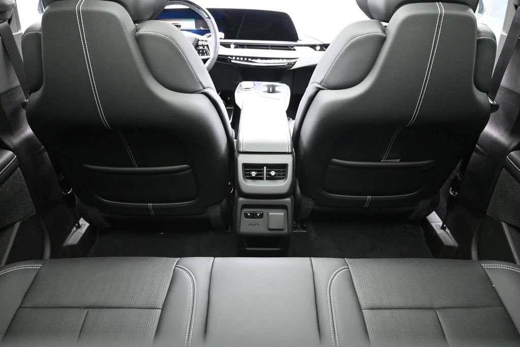 Used 2025 Cadillac Optiq Sport 2 AWD/4WD image 28