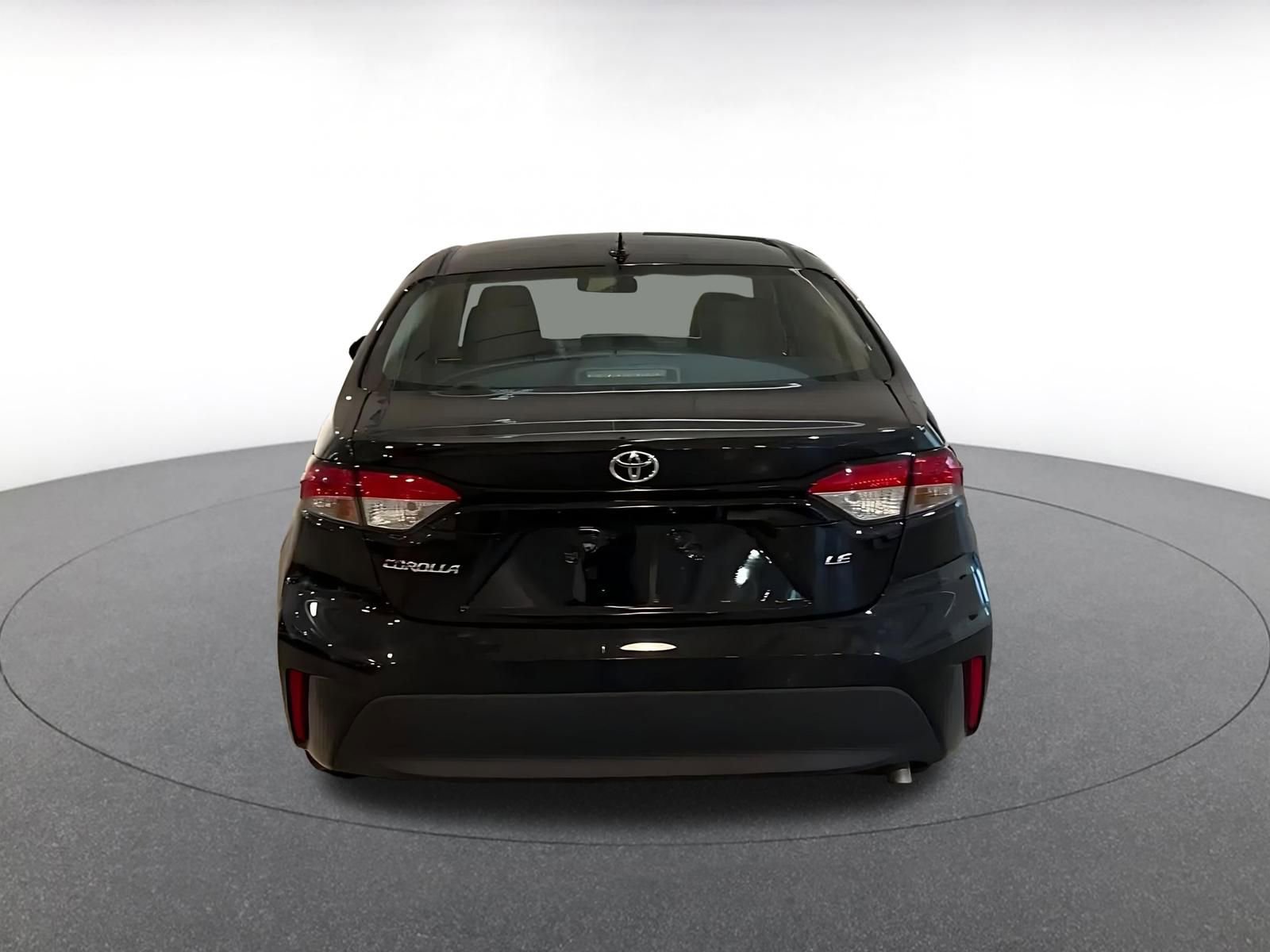 Used 2025 Toyota Corolla LE image 12