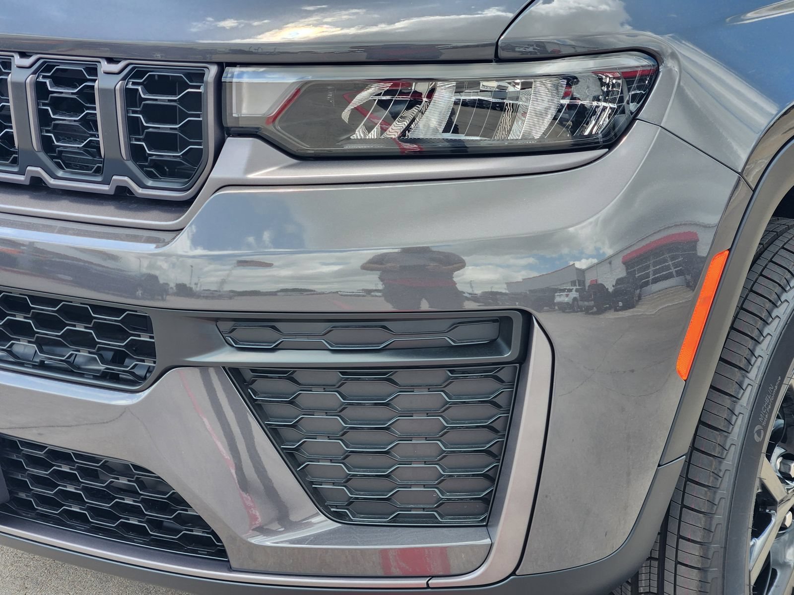 New 2026 Jeep Grand Cherokee Altitude AWD/4WD image 9