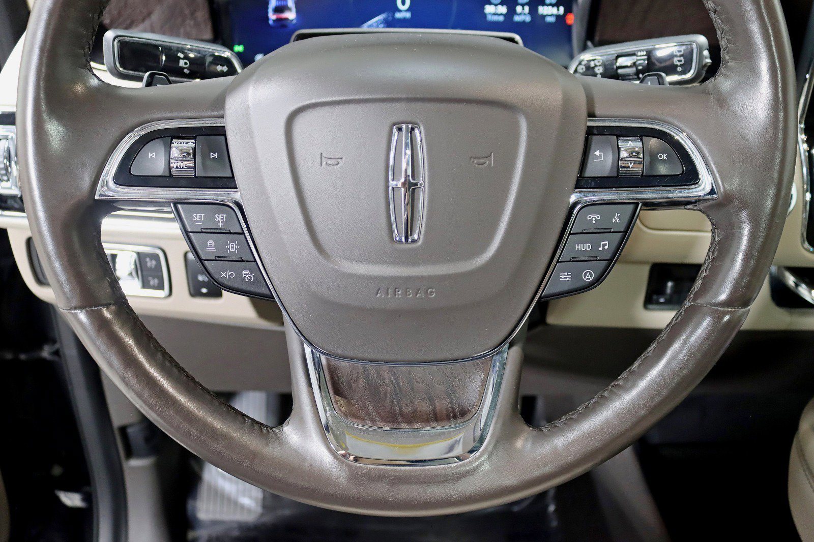 Used 2022 Lincoln Navigator L Reserve image 16