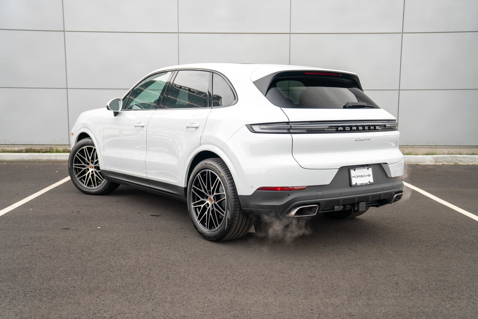 Certified 2026 Porsche Cayenne AWD/4WD image 3