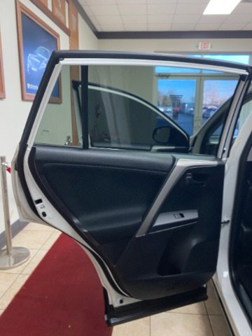 Used 2017 Toyota RAV4 LE image 9