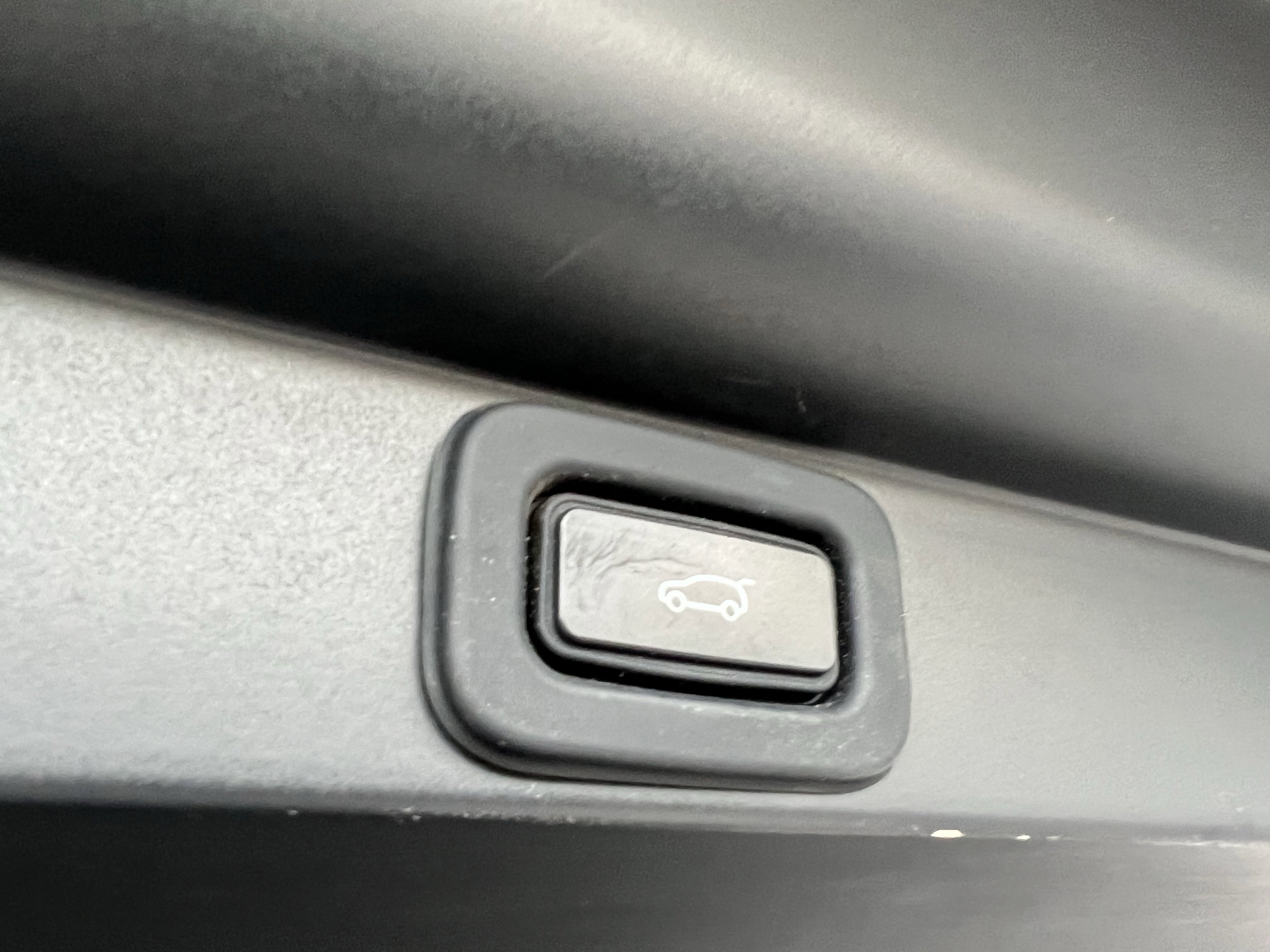 Certified 2023 Land Rover Range Rover SE AWD/4WD image 41