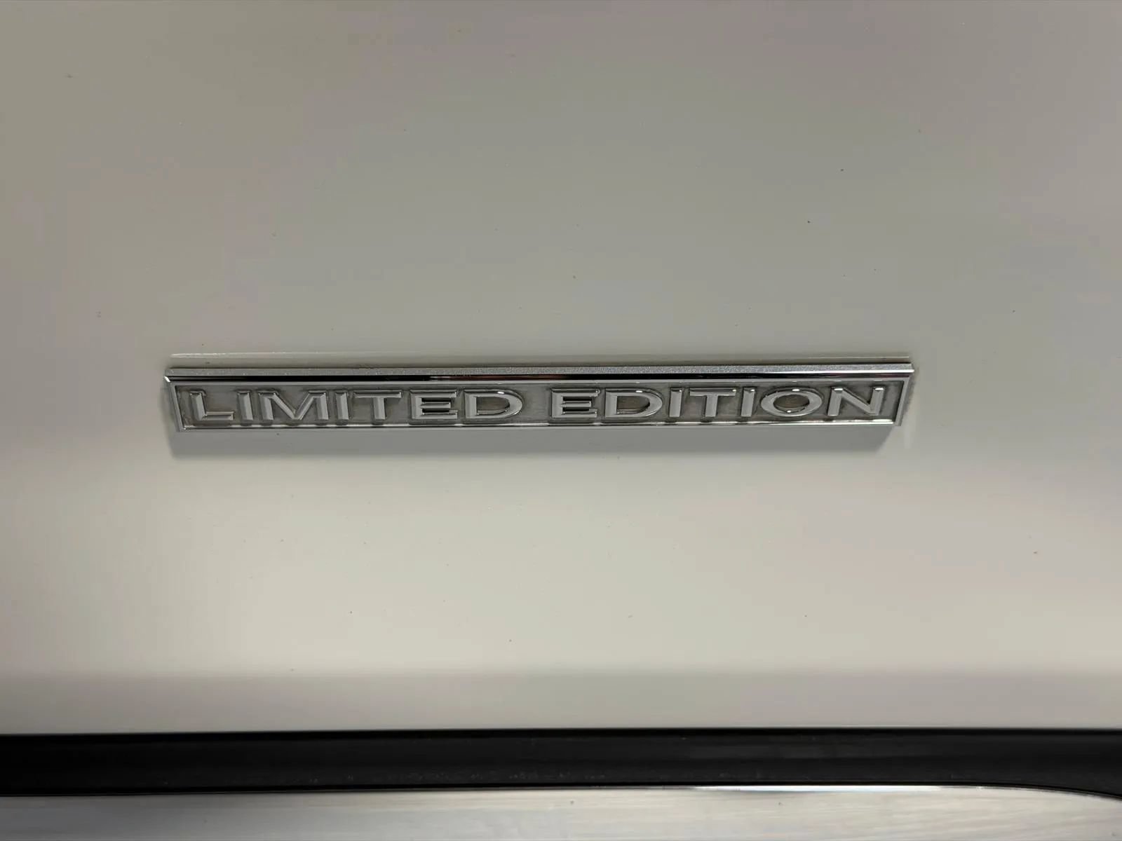 Used 2014 Lincoln MKX FWD w/ Equipment Group 101A image 11