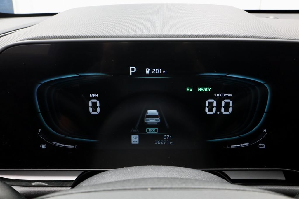 Used 2023 Kia Niro EX FWD image 29