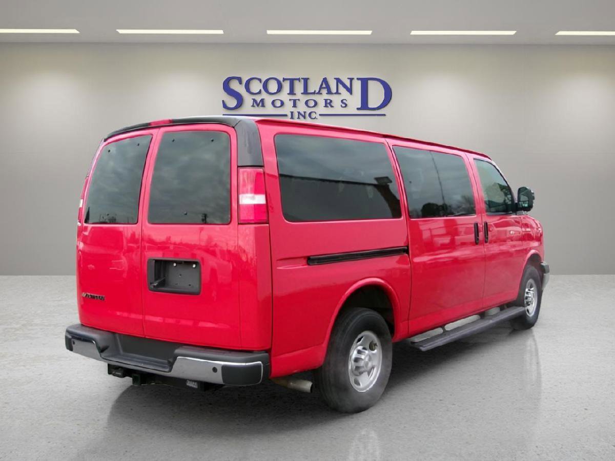Used 2024 Chevrolet Express 2500 LT w/ LT Preferred Equipment Group RWD image 6