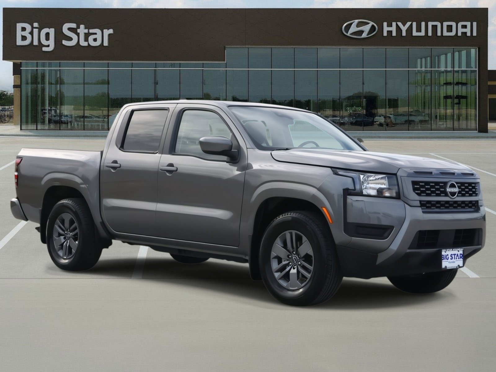 Used 2025 Nissan Frontier SV image 6