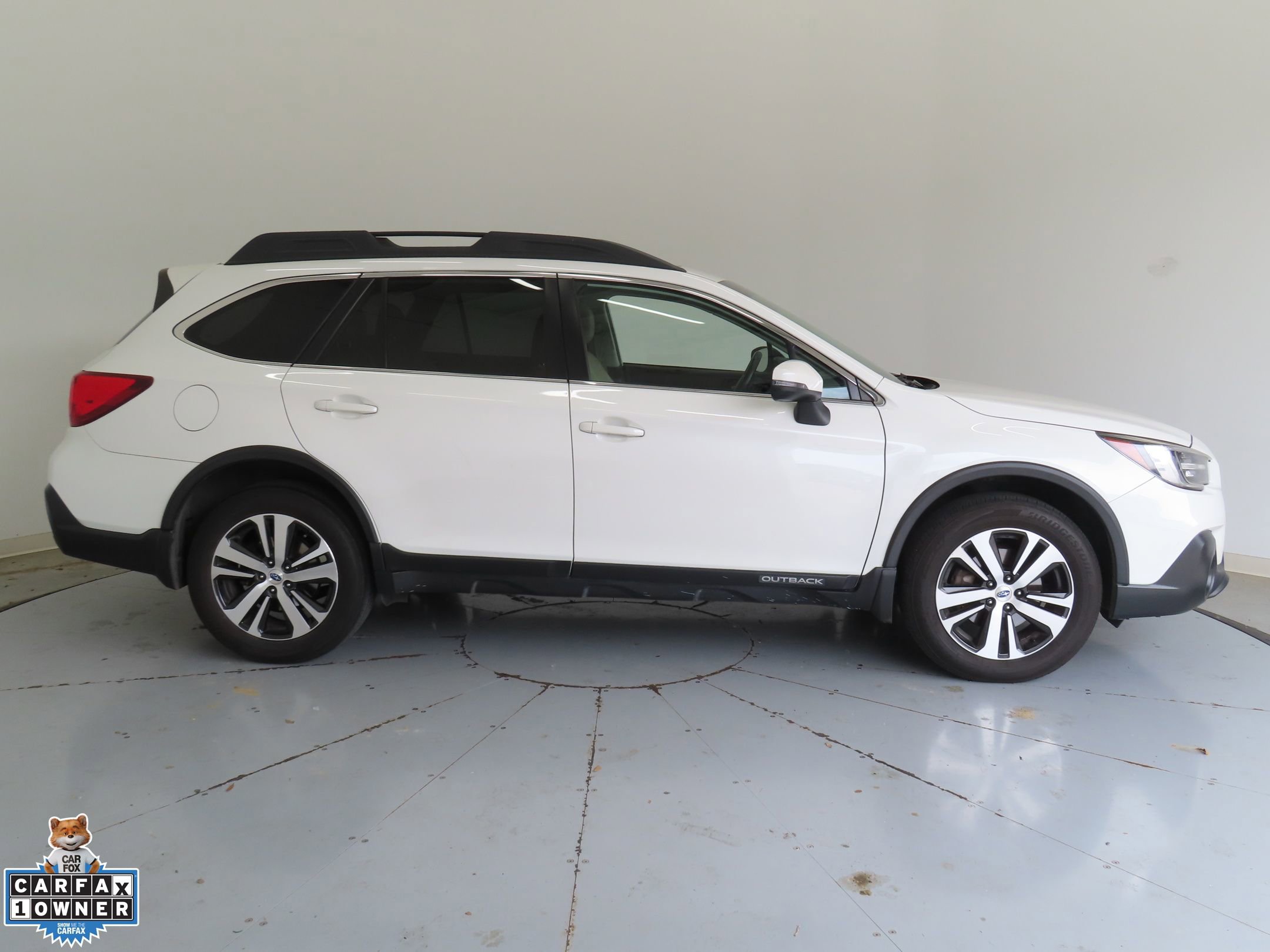 Used 2019 Subaru Outback 3.6R Limited AWD/4WD image 2