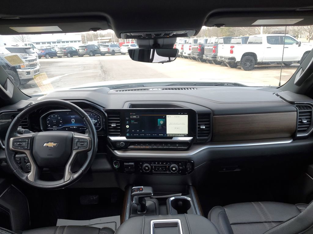 Used 2022 Chevrolet Silverado 1500 High Country w/ Technology Package image 30