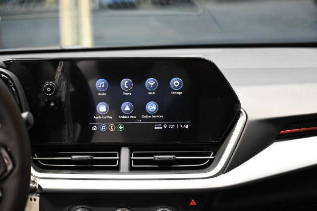 New 2026 Chevrolet Trax RS w/ Sunroof Package FWD image 15