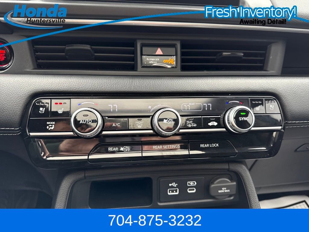 Used 2025 Honda Pilot Elite image 32