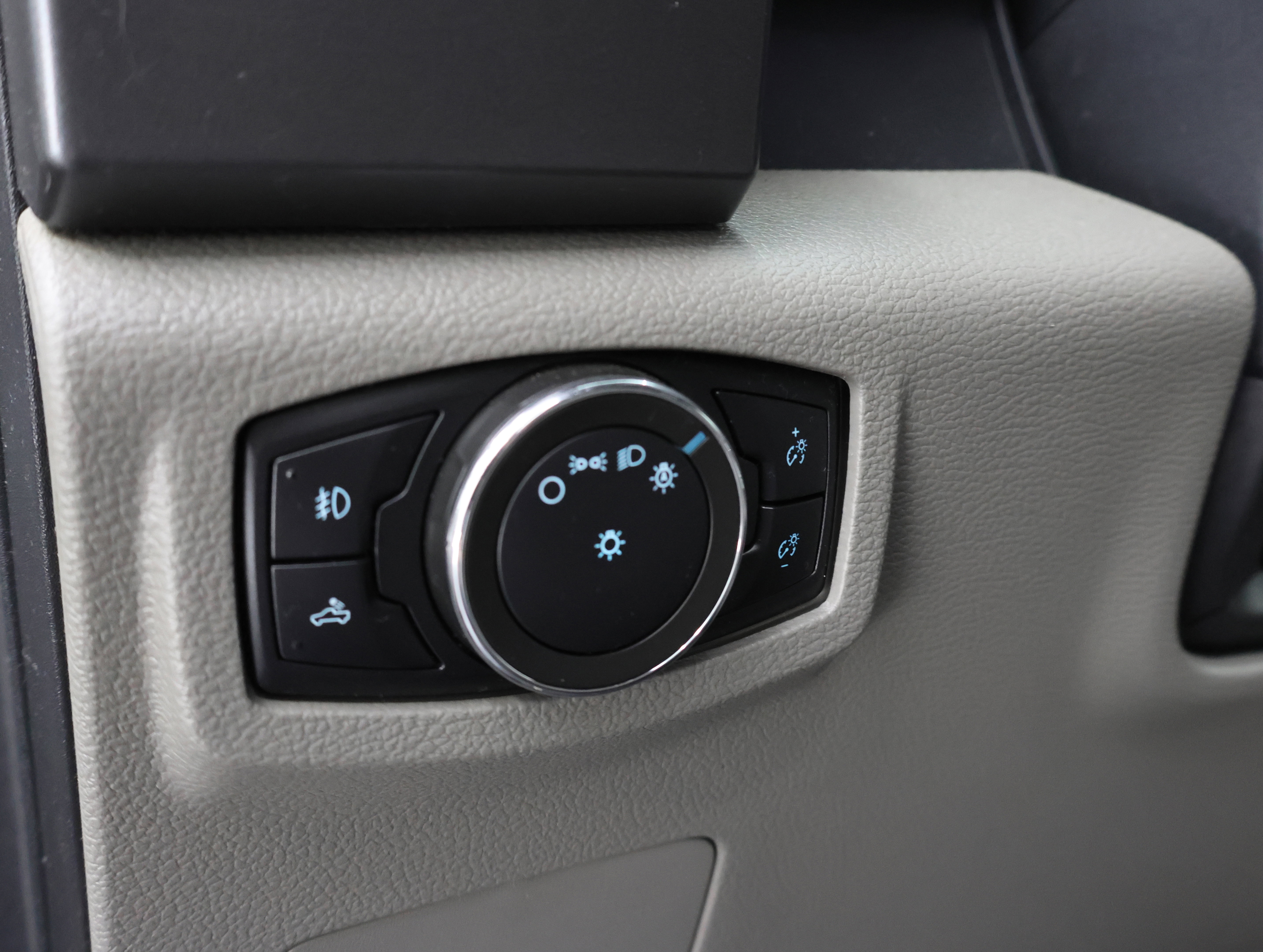 Used 2022 Ford F350 XLT w/ XLT Value Package image 40