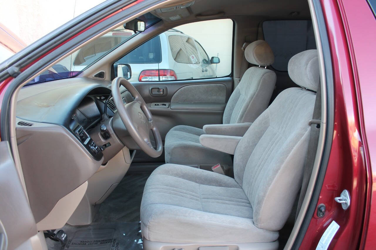 Used 1998 Toyota Sienna LE FWD image 19