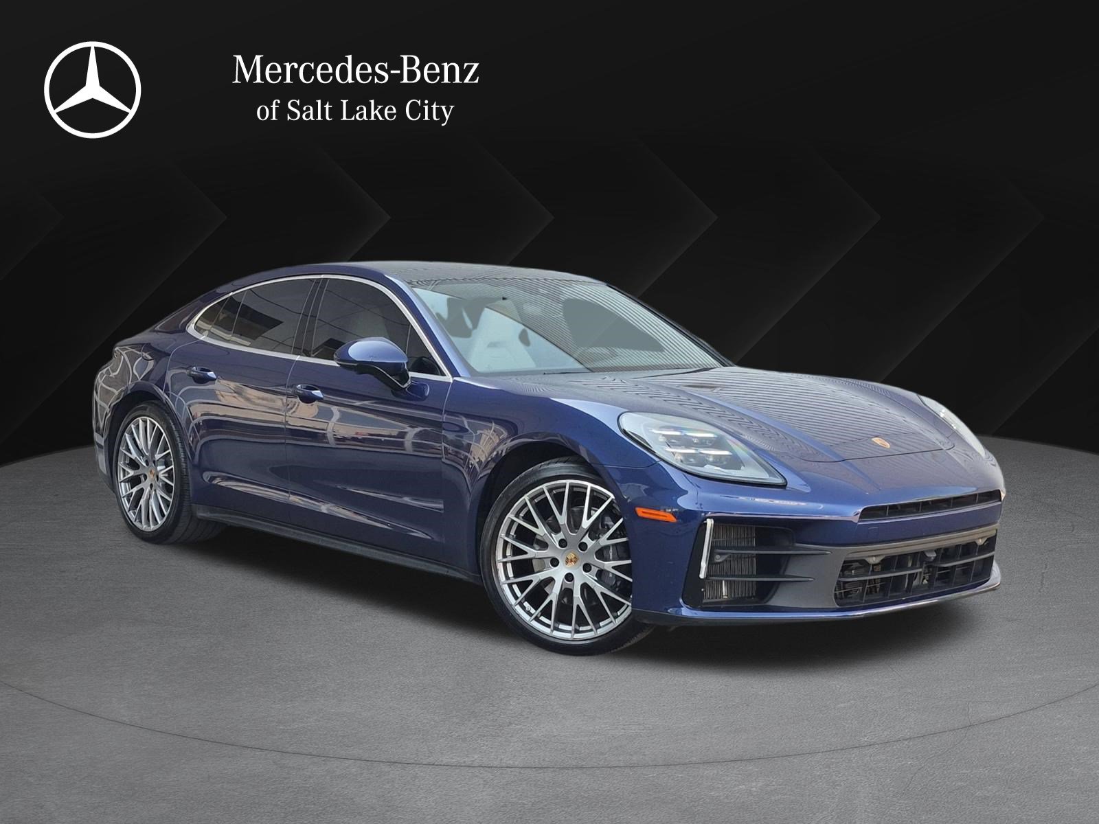 Used 2024 Porsche Panamera image 1