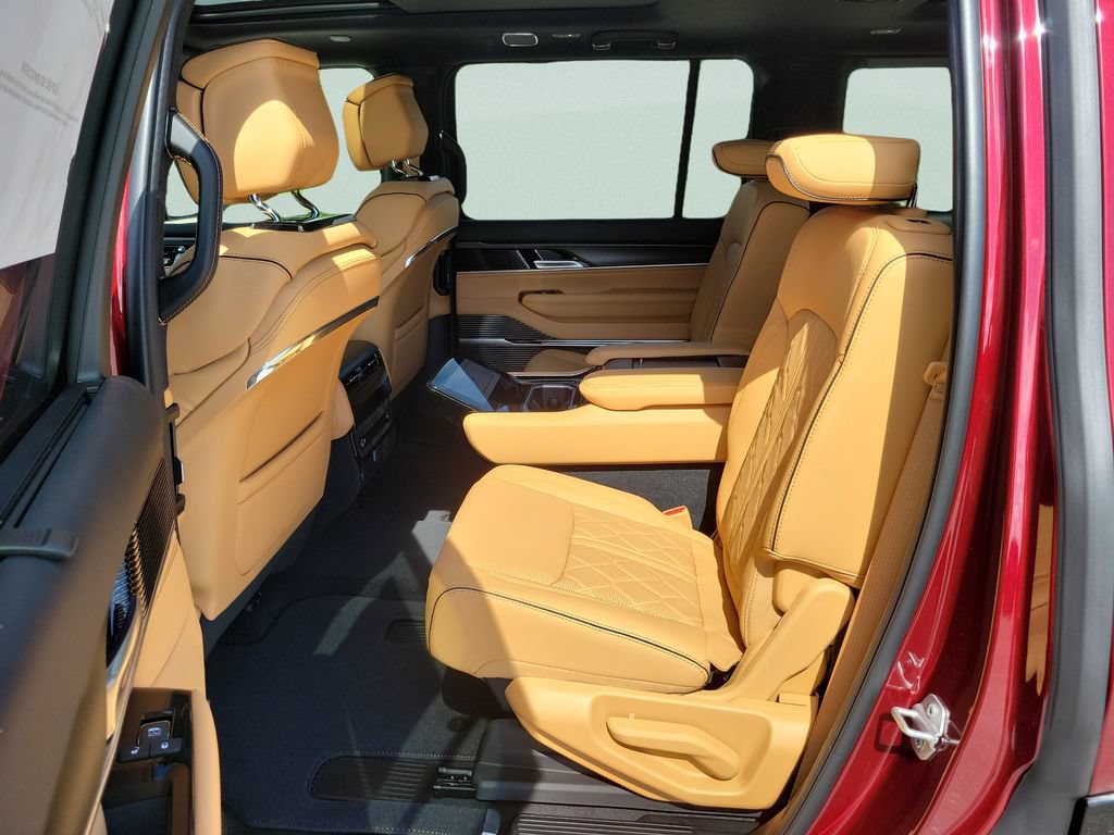 New 2026 Jeep Grand Wagoneer Summit AWD/4WD image 10
