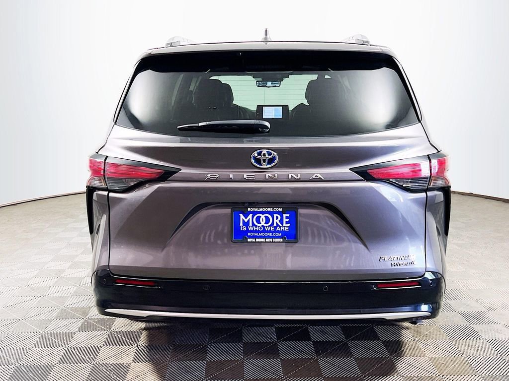 Certified 2024 Toyota Sienna Platinum FWD image 7