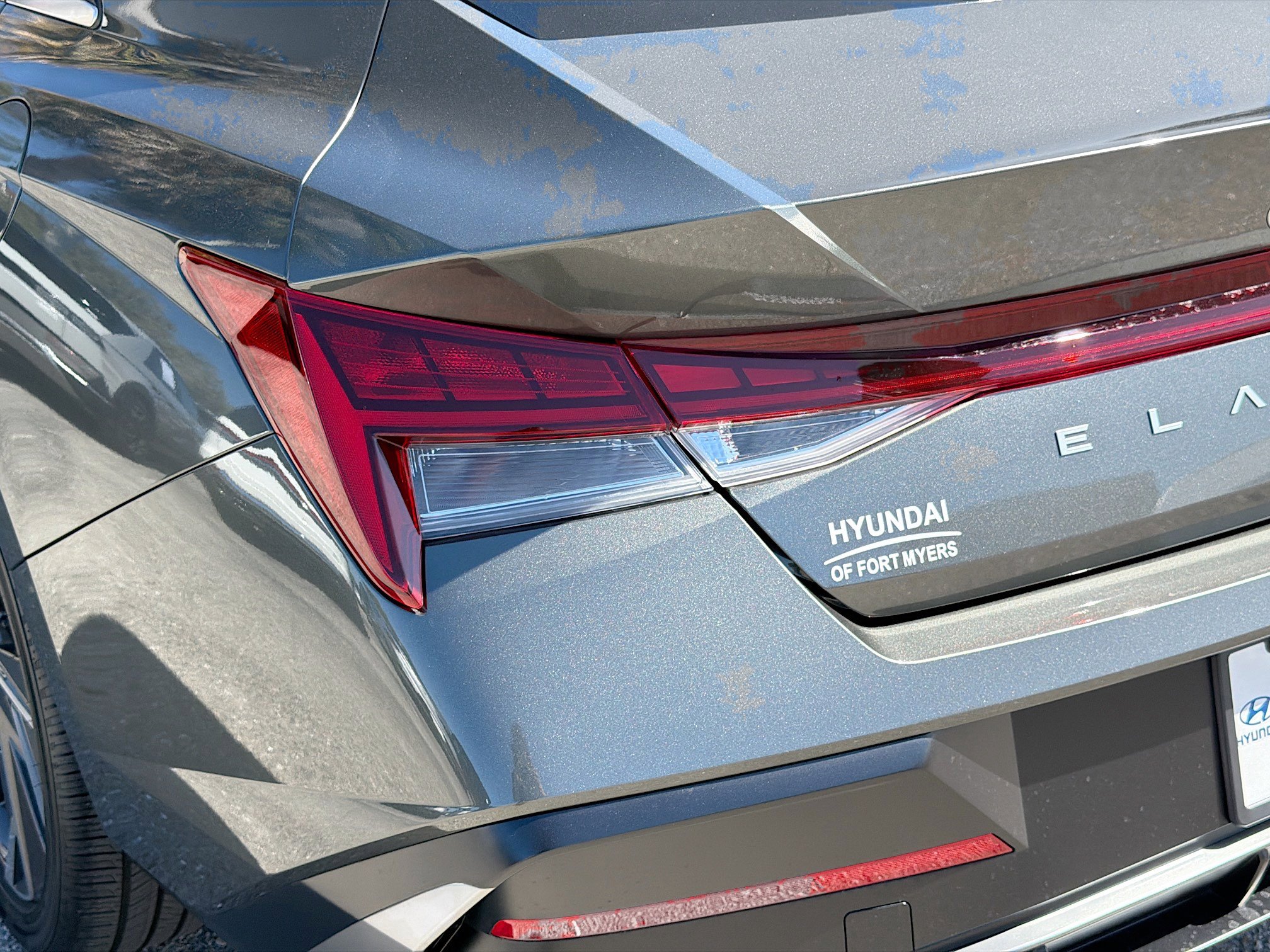 Used 2025 Hyundai Elantra Limited image 10