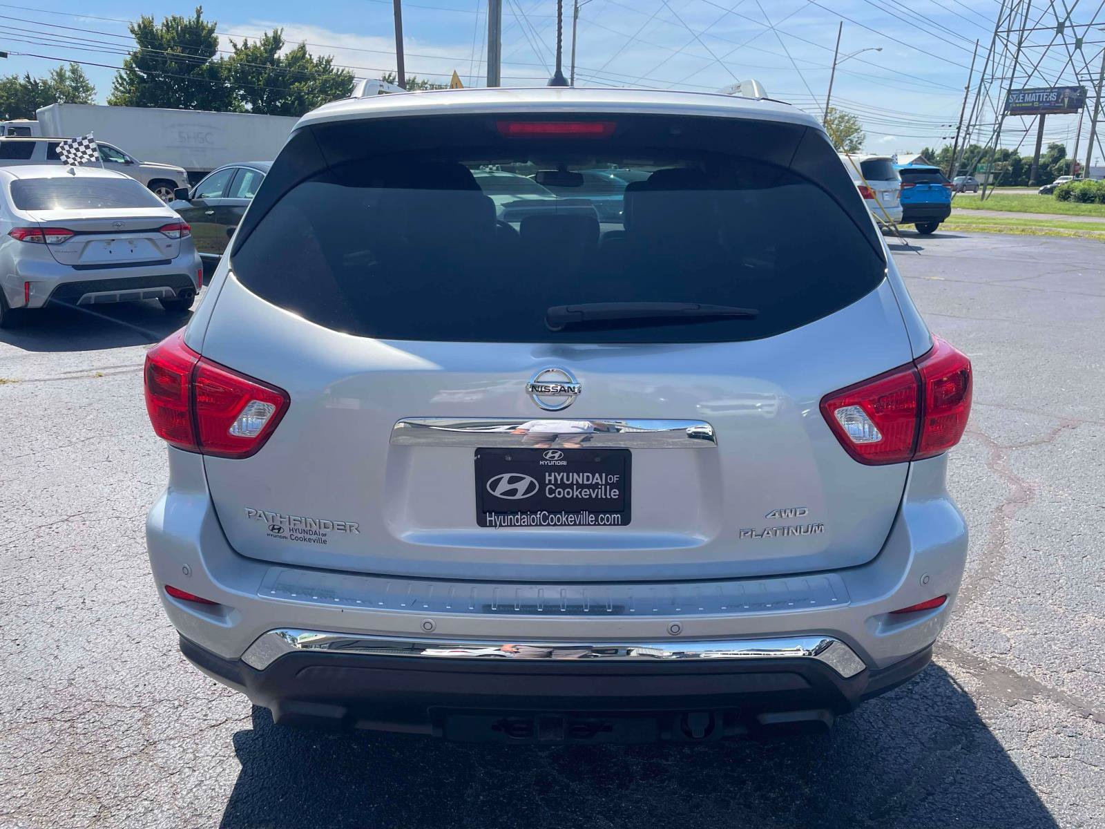Used 2017 Nissan Pathfinder Platinum w/ Family Entertainment Package AWD/4WD image 7