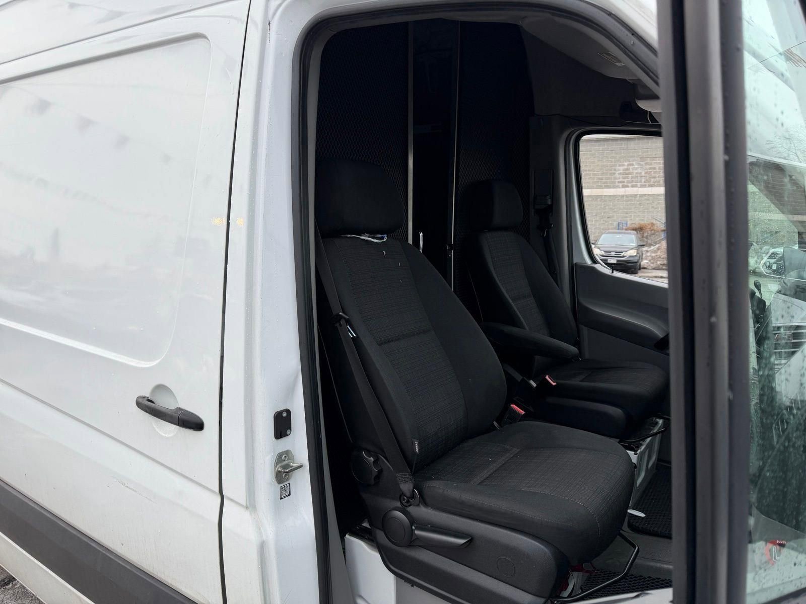 Used 2017 Freightliner Sprinter 2500 image 12