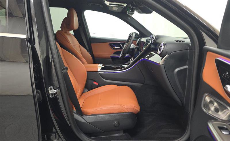 Used 2025 Mercedes-Benz GLC 300 4MATIC image 7