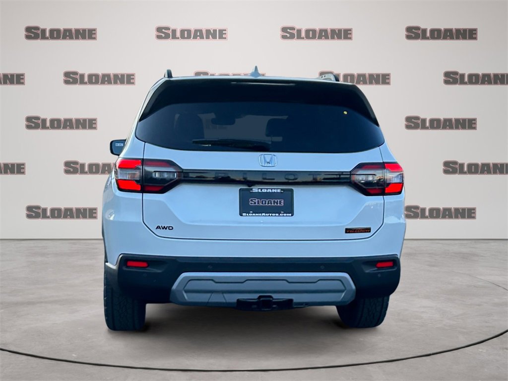 New 2025 Honda Pilot TrailSport image 4