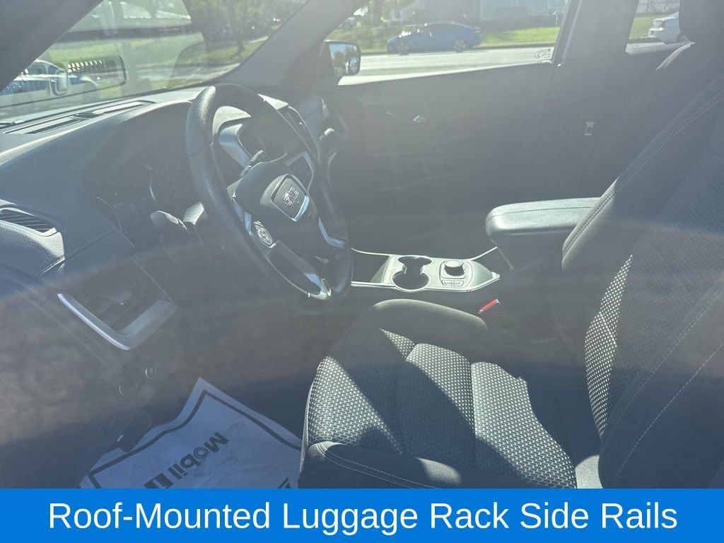 Used 2023 GMC Terrain SLE w/ Driver Convenience Package FWD image 16