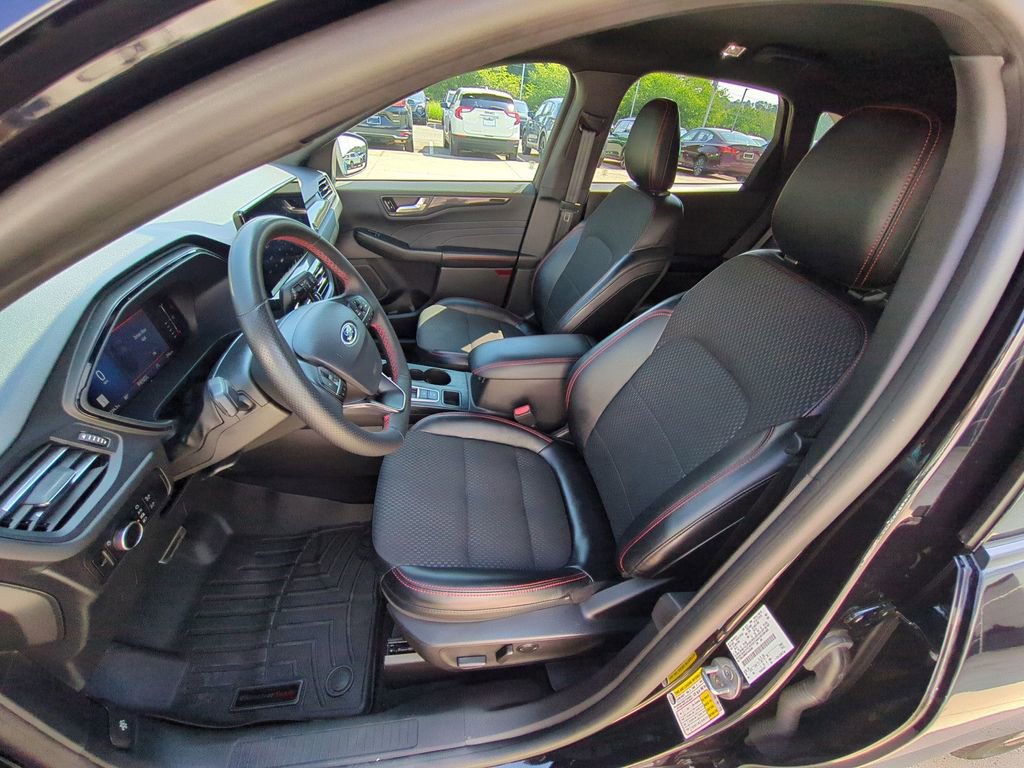 Used 2023 Ford Escape ST-Line w/ Tech Pack #1 FWD image 16