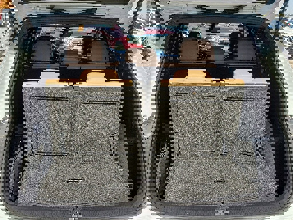 Used 2022 Volkswagen Tiguan SE image 12