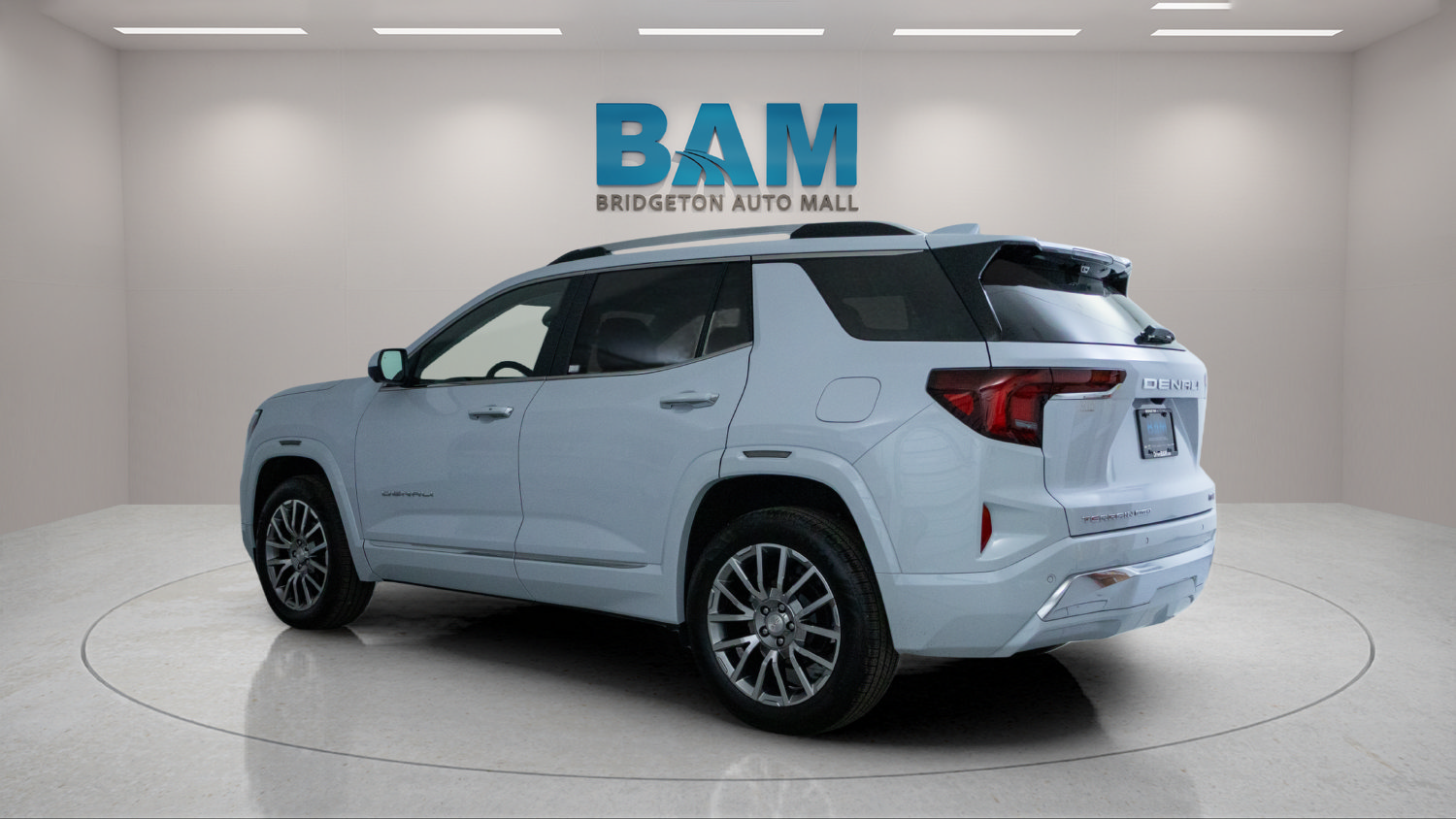Used 2027 GMC Terrain Denali w/ LPO, Floor Liner Package AWD/4WD image 5
