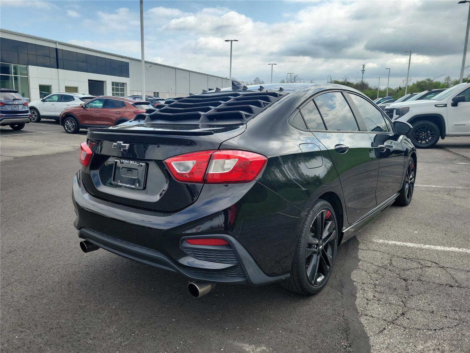 Used 2017 Chevrolet Cruze LT w/ Convenience Package image 4